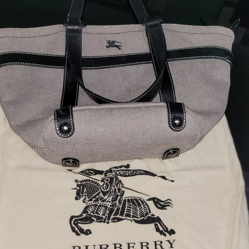 💯 Authentic,  Burberry Large Tote Bag